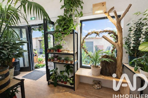 Cadeaux, Fleurs​ à vendre 91 m² Nîmes