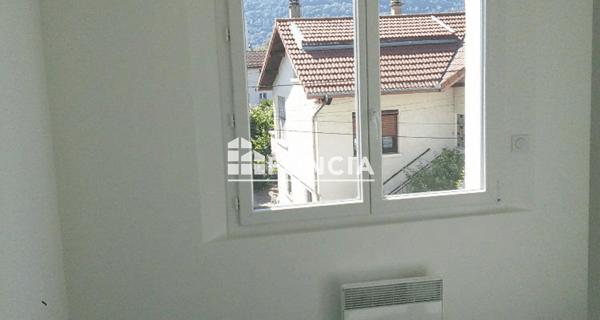 Location Appartement 2 pièces 42.02 m² - Saint-martin-d'hères 38400