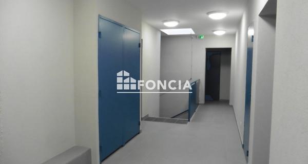 Location Appartement 2 pièces 42.02 m² - Saint-martin-d'hères 38400