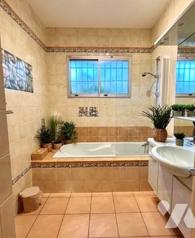 EXCLUSIVITE sur les hauteurs de VERNAISON belle maison de plain-pied de 125 m²