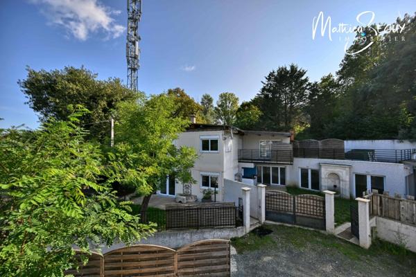 Ensemble immobilier en zone d'activités à St Genis Laval