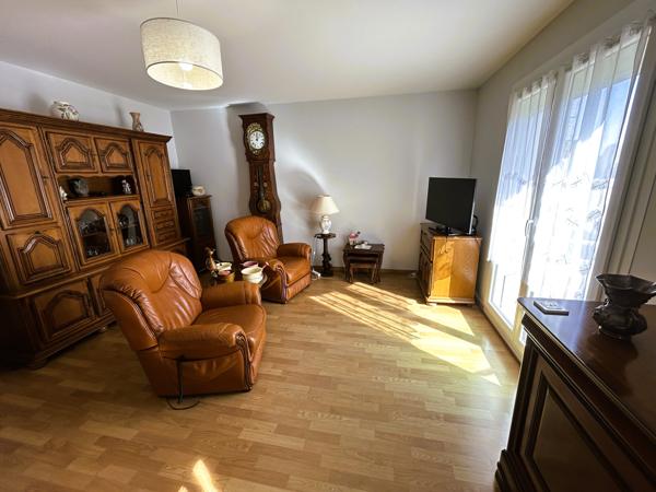 APPARTEMENT TYPE 3 avec balcon et Parking