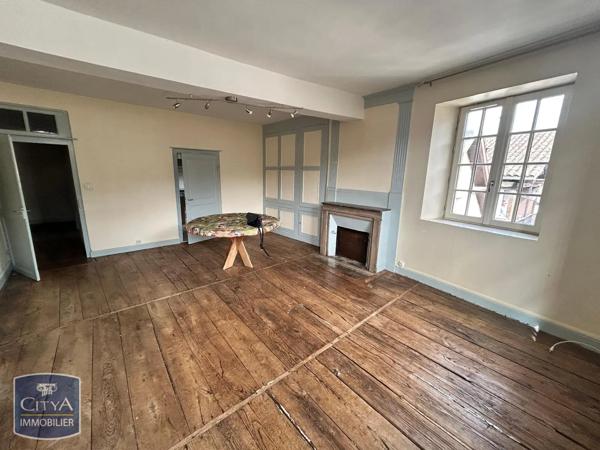Appartement à louer 2 pièces 79m² Tulle (19000)