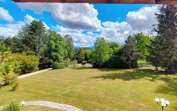 Maison à vendre    6 pièces •  Jurançon