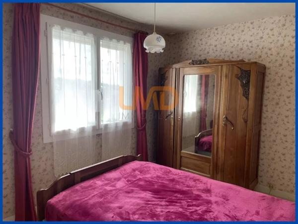 Belle maison sur sous-sol complet sur un grand terrain.