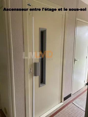 Belle maison sur sous-sol complet sur un grand terrain.