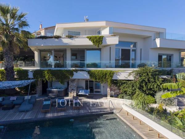 Villa contemporaine en front de mer à Carry-le-Rouet