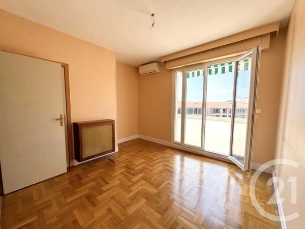 Appartement F4 à vendre  4 pièces - 134,80 m 2   NICE  - 06
