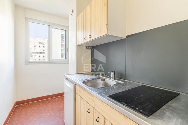 Quartier  Bel Air - Grand studio  32 m2  avec parking et cave