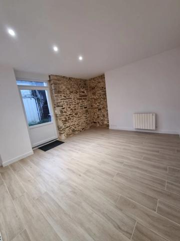 Immeuble à vendre PLESSE (44)