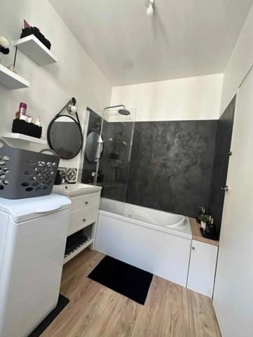 Immeuble à vendre PLESSE (44)