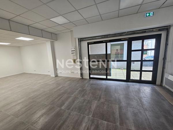 A louer local commercial Vannes 3 pièces 65 m2