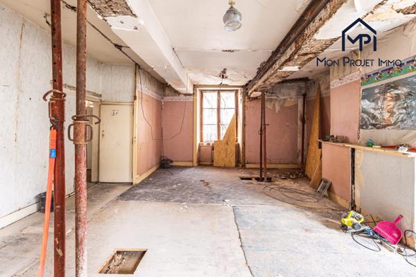 Immeuble à vendre, 350 m² - Laval 53000