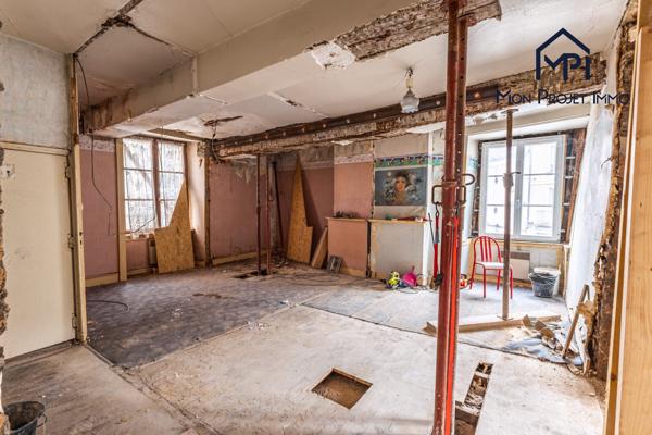 Immeuble à vendre, 350 m² - Laval 53000