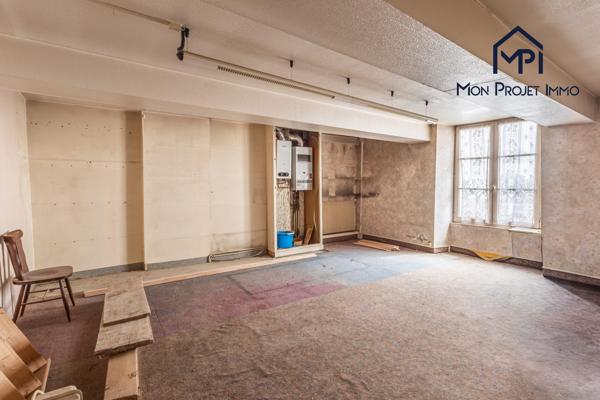 Immeuble à vendre, 350 m² - Laval 53000