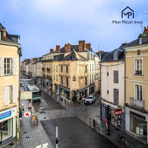 Immeuble à vendre, 350 m² - Laval 53000