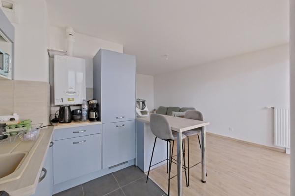 Magny-le-Hongre (77700) Appartement de type 3 pièces en dernier étage à Magny le Hongre