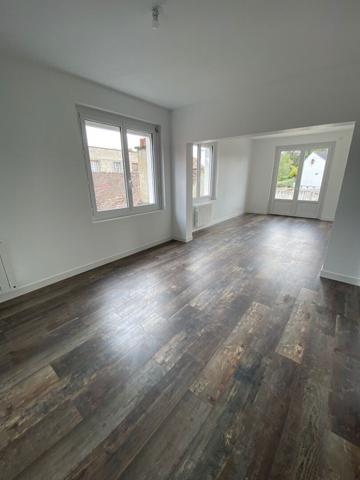 Immeuble 8 pièces à vendre Châtellerault - 86100 / Réf: 11884