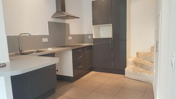 Maison à louer    2 pièces •  Vauvert