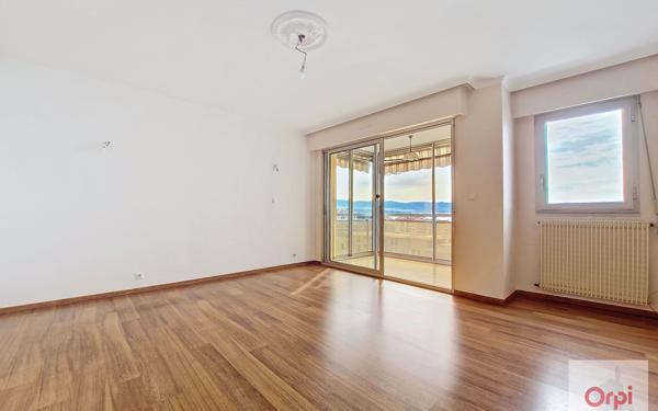 Appartement à vendre    3 pièces • 65 m2 Ajaccio