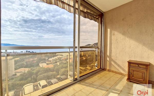Appartement à vendre    3 pièces • 65 m2 Ajaccio