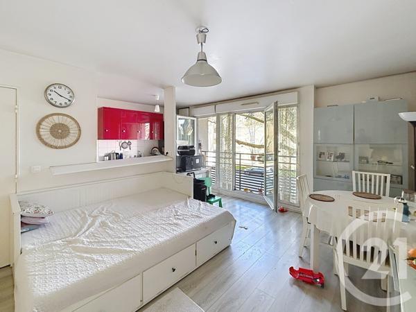 Appartement F3 à vendre  3 pièces - 60,87 m2 ST DENIS - 93