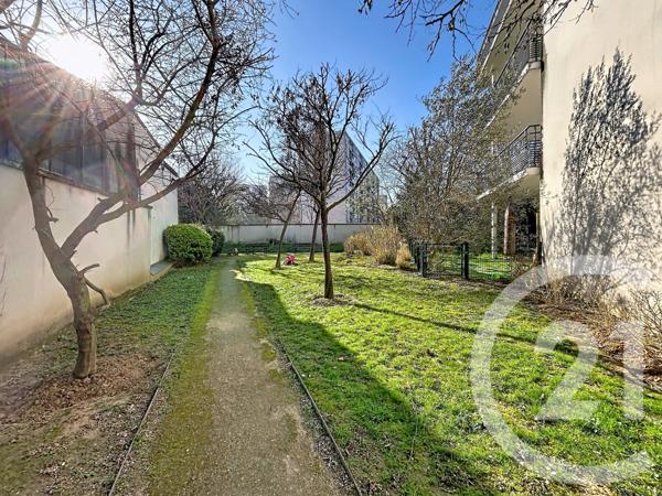 Appartement F3 à vendre  3 pièces - 60,87 m2 ST DENIS - 93