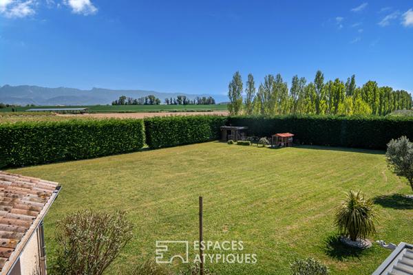 Contemporaine familiale avec piscine et vue dégagée à Alixan