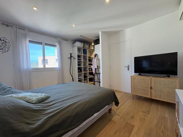 SEDUISANT T3 VUE MER EN DERNIER ÉTAGE À PIETRALBA