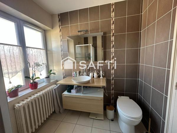 Maison 98 m², 3 pièces, deux chambres, bureau, garage