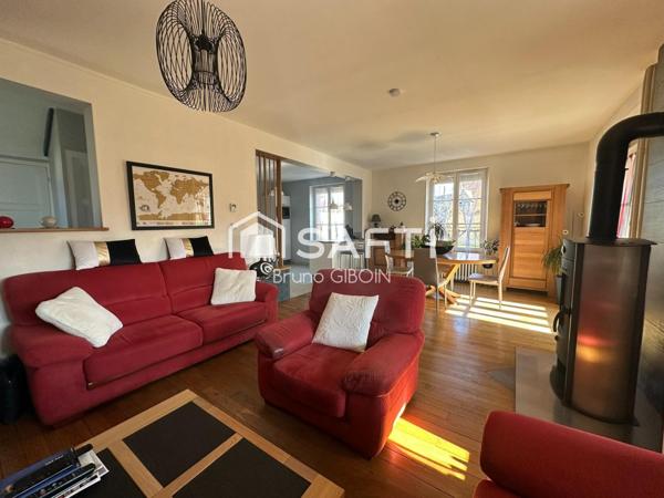 Maison 98 m², 3 pièces, deux chambres, bureau, garage