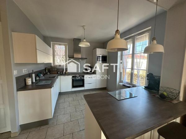 Maison 98 m², 3 pièces, deux chambres, bureau, garage