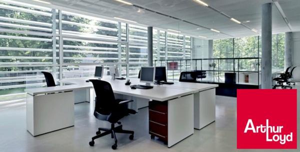 ST JEAN DE LUZ, proche autoroute, A LOUER BUREAU NEUF 30 M²