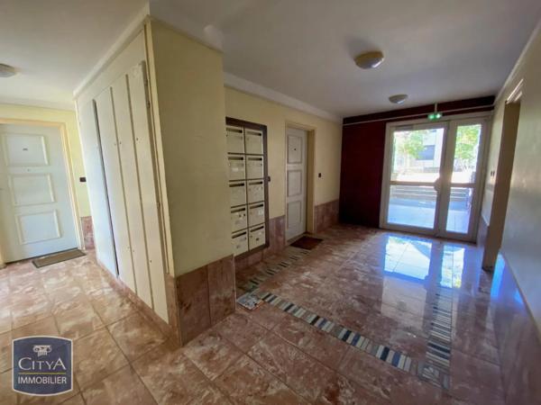 Appartement à louer 2 pièces 42.48m² Saint-Paul (97434)