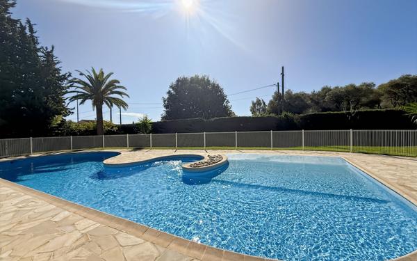 Appartement à vendre    3 pièces • 42 m2 Antibes