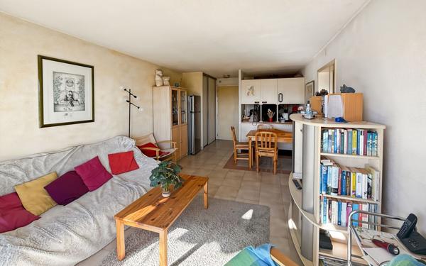 Appartement à vendre    3 pièces • 42 m2 Antibes