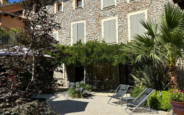 Maison à vendre    10 pièces • 400 m2 Buis-les-Baronnies