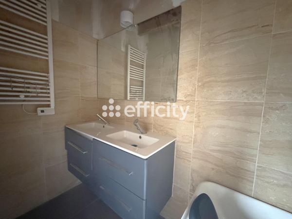 Maison
         5 pièces
        - 110 m² Exclusivité 189 000 € *