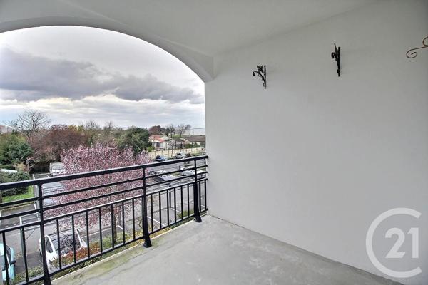 Appartement F3 à vendre  3 pièces - 65,60 m 2   VILLENAVE D ORNON  - 33