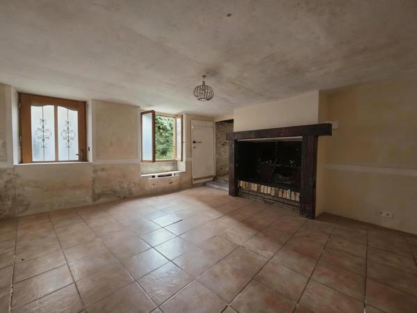 Immeuble à vendre à Chabanais (16150) - Charente