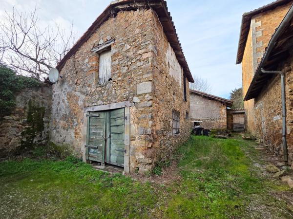 Immeuble à vendre à Chabanais (16150) - Charente