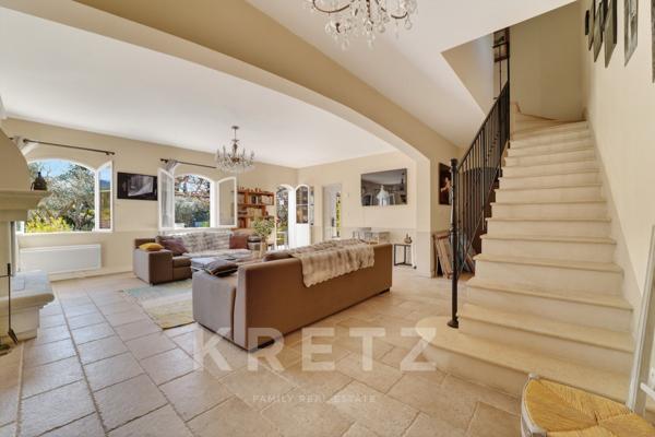 Saint-Rémy-de-Provence – Bastide avec jardin et garage – Alpilles