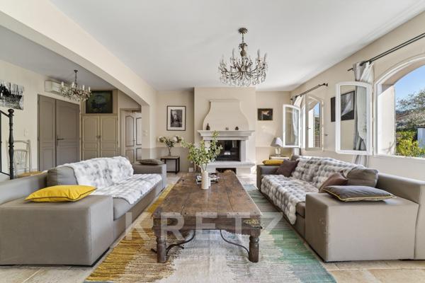 Saint-Rémy-de-Provence – Bastide avec jardin et garage – Alpilles