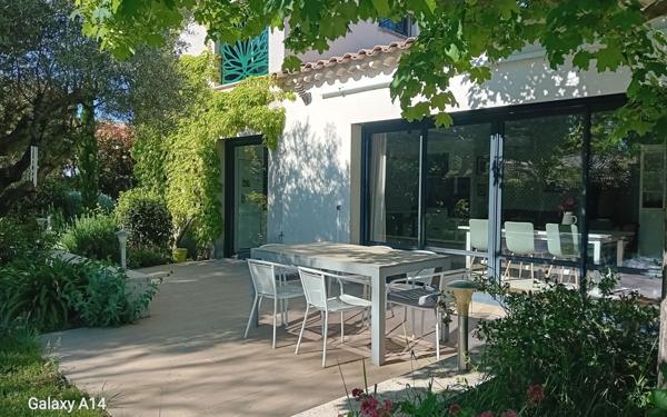 Maison à vendre    4 pièces • 185,34 m2 La Tour-d'Aigues