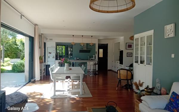 Maison à vendre    4 pièces • 185,34 m2 La Tour-d'Aigues