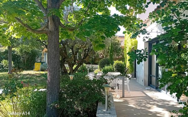 Maison à vendre    4 pièces • 185,34 m2 La Tour-d'Aigues