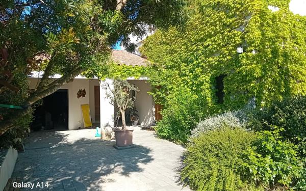 Maison à vendre    4 pièces • 185,34 m2 La Tour-d'Aigues