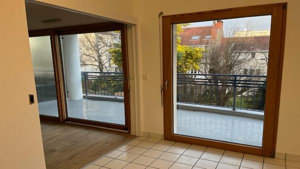 BORD EDRE T2 AVEC TERRASSE VUE SUR ERDRE,  
Nantes 44000