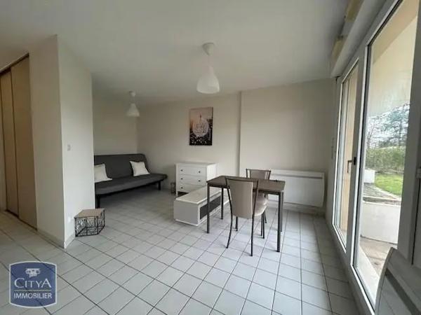 Appartement à louer 1 pièce 27.08m²