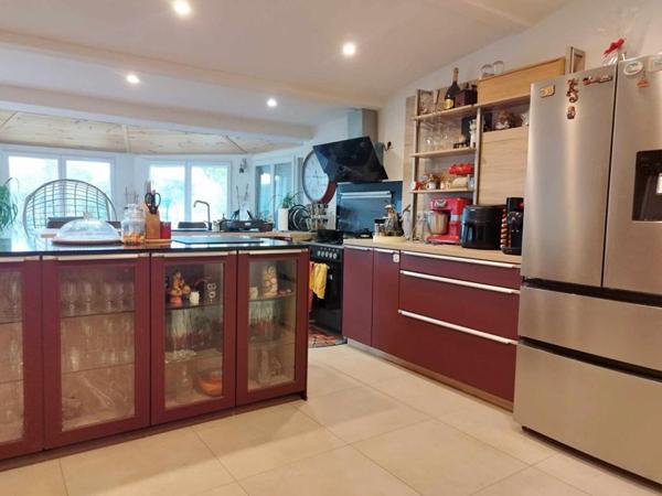 Maison Arles 9 pièce(s) 303 m2 SUR 1 hectare de parcelle